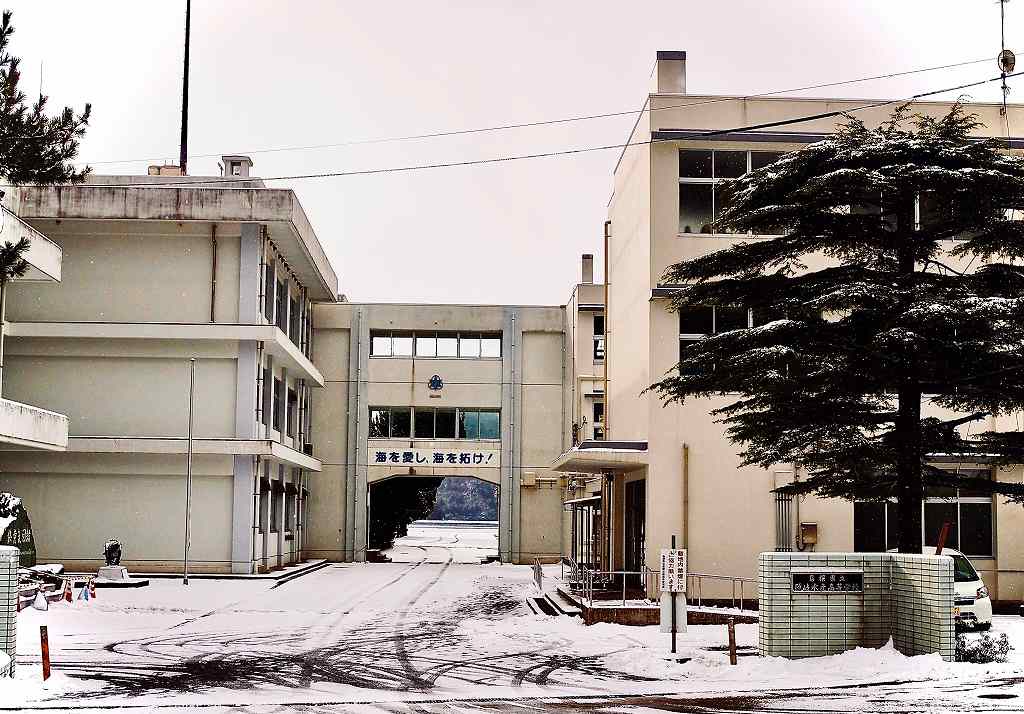 学校の雪